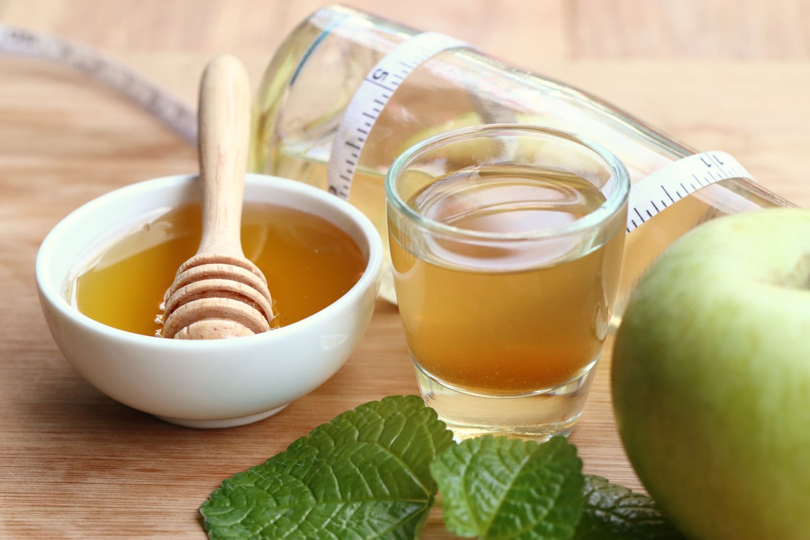 Health Benefits of Apple Cider Vinegar and Honey