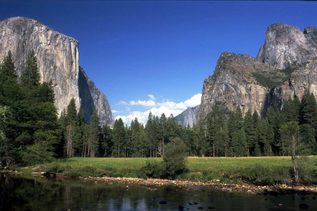 File:Yosemite National Park.jpg - Wikimedia Commons
