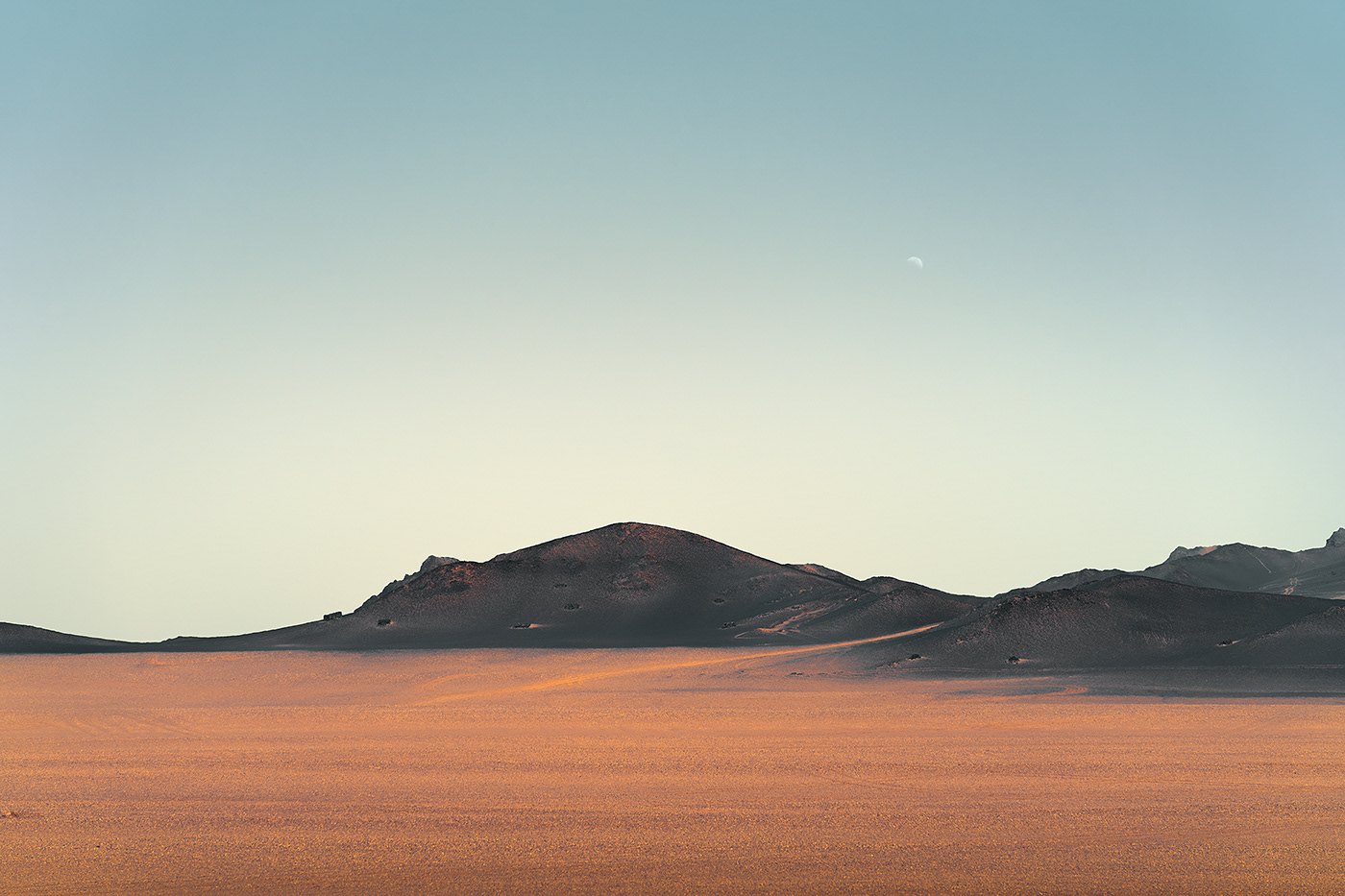 Black gobi color Gobi Desert no man's land Qinghai 黑独山