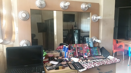 C - Unique Makeover, Tachi Studio 127 Upper, Chime Ave, New Haven, Enugu, Nigeria, Beauty Supply Store, state Enugu