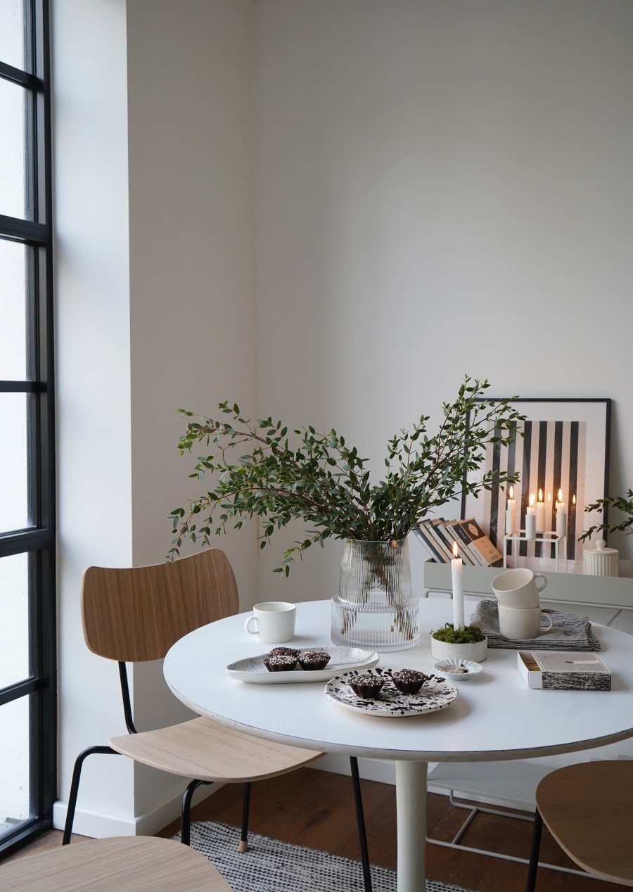 [Ad] Carl Hansen & Son relaunches Vilhelm Lauritzen’s stackable Vega chair