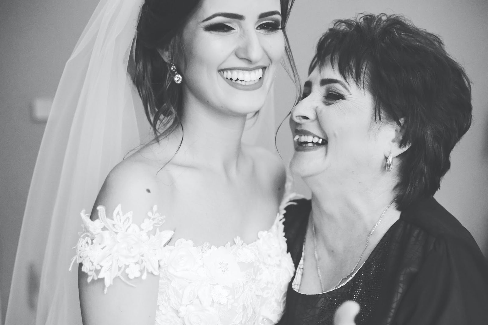 wedding party outfits - mother and daughter