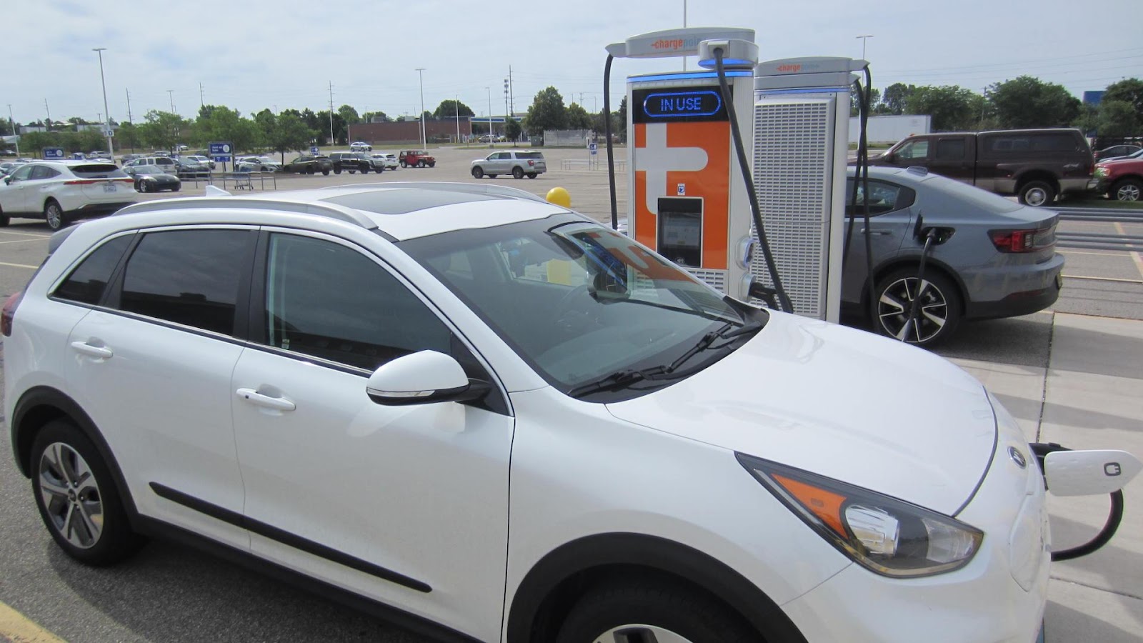 G:\Charging\Grand Rapids Loop\02_Meijer_Site_04.JPG