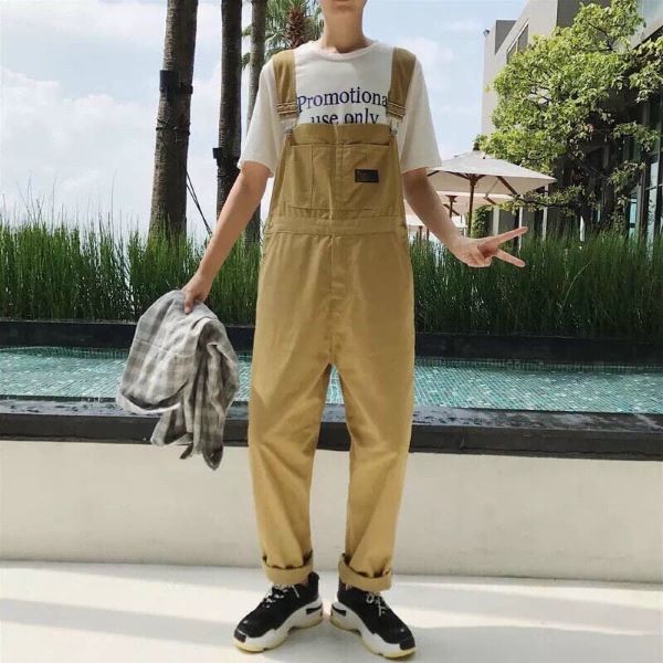 Người gầy nên chọn loại jumpsuit dáng thụng, ống suông thẳng