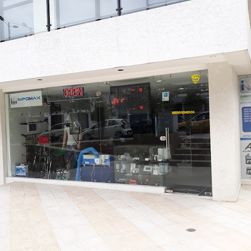 CC Dicentro, Av al Parque OE7-154, Quito 170132