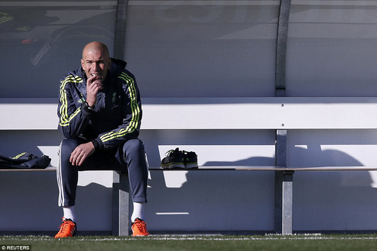 
Zidane có buổi chỉ đạo tập luyện đầu tiên cùng Real vào hôm 6-1
