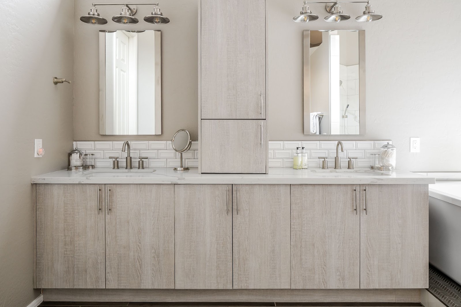 bathroom-design-element-stunning-vanity