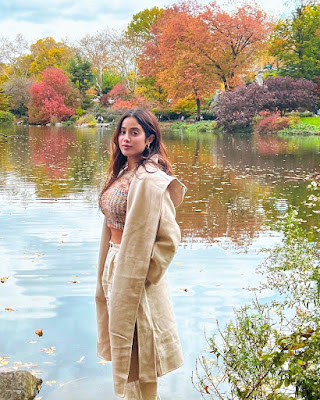Janhvi Kapoor's Casual Black Dress Look Is Inspired By Her Los Angeles Style, Janhvi Kapoor latest movie, Janhvi Kapoor latest song, Janhvi Kapoor latest news,
