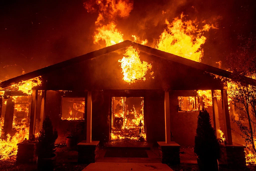 Sử dụng tôn chống cháy giúp đảm bảo an toàn cho các thành viên trong ngôi nhà của bạn
