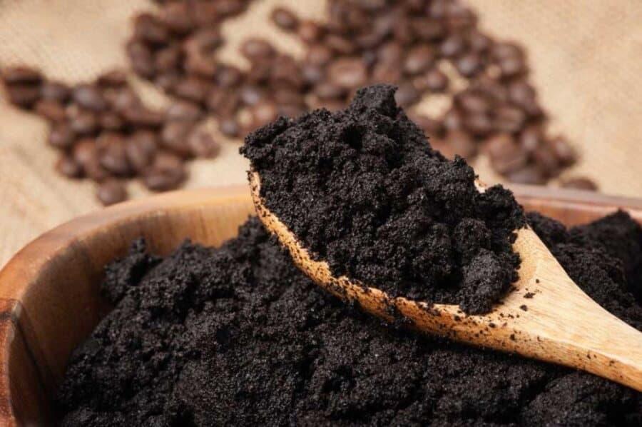 Bã cà phê – 10 Công dụng hữu ích cho đời sống - Bonjour Coffee
