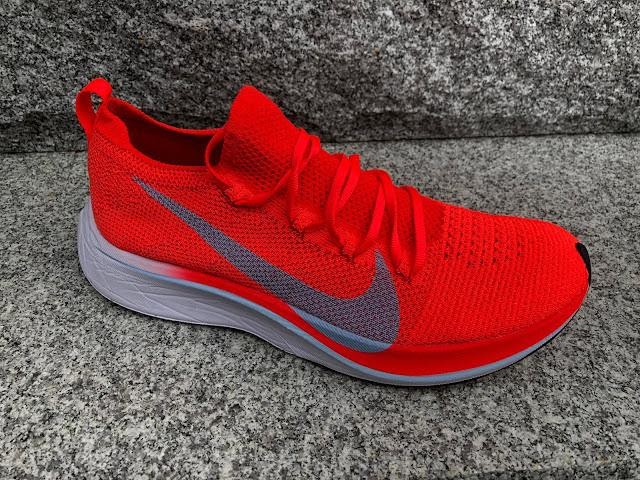 Administración voz Ligeramente Road Trail Run: Vaporfly 4% Flyknit Initial Impressions and Race Review.  Near Perfect for 1:07 & 1:40 Half Racer/Testers. Comparisons to the  Original Vaporfly 4% and Zoom Fly Flyknit