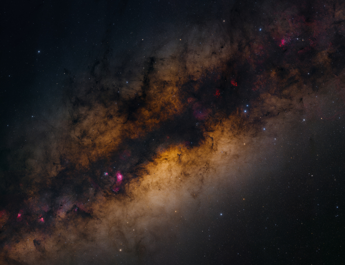 Milky Way 2 Gigabyte Photo by Bartosz Wojczynski