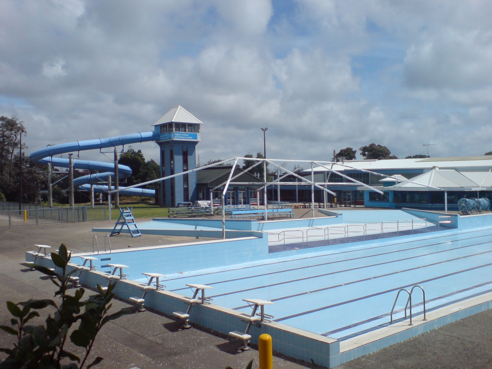 File:Lagoon Leisure And Fitness Centre I.jpg - Wikimedia Commons