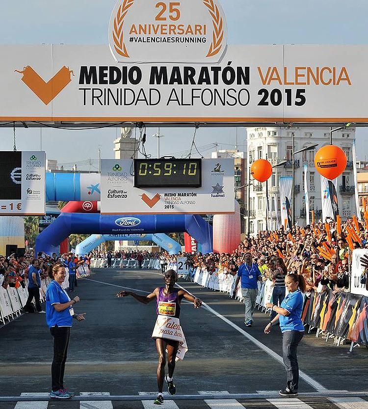 Resultado de imagen de valencia media maraton 2016