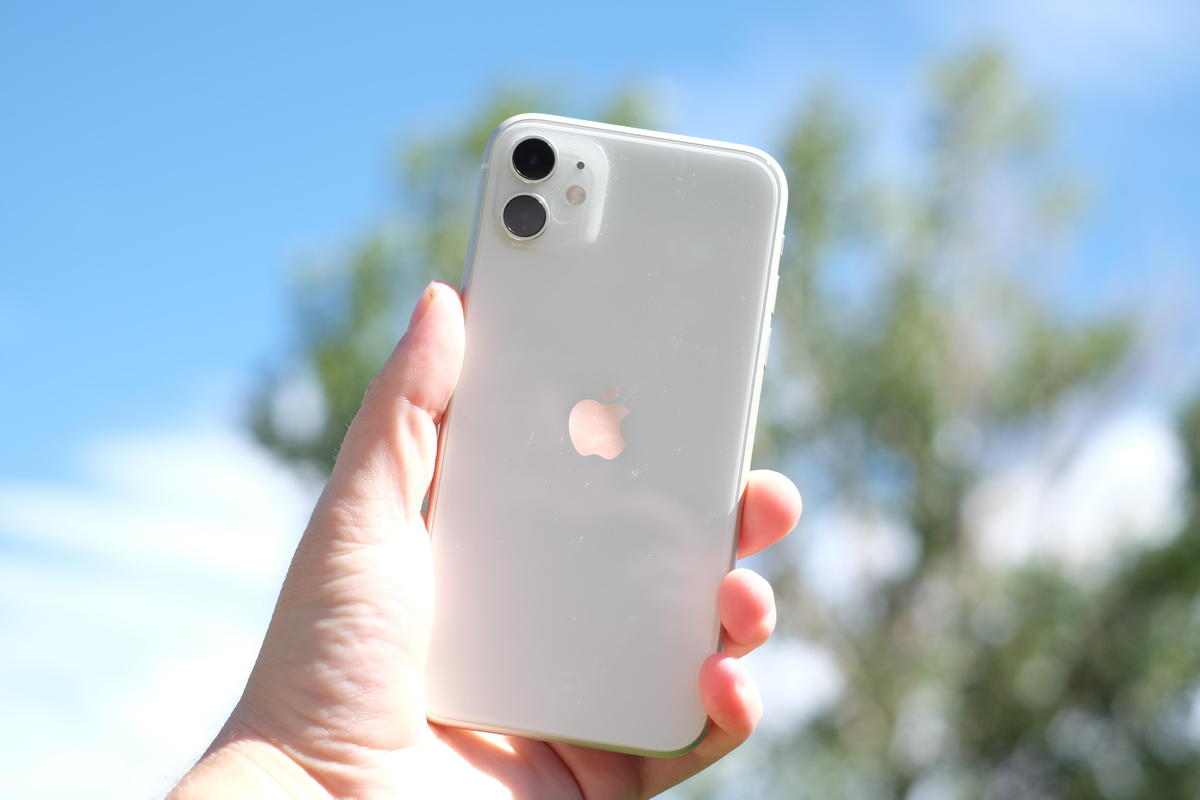 Hơn Kém 1.5 Triệu Đồng Nên Mua Galaxy Note 20 Ultra Hay iPhone 11?