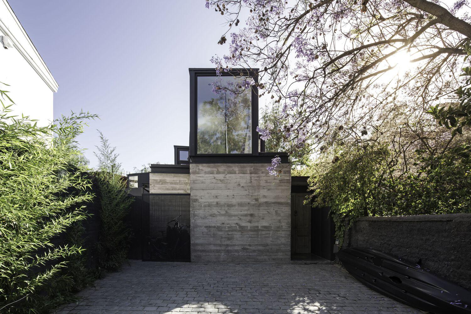 House Project with Panoramic Glazing