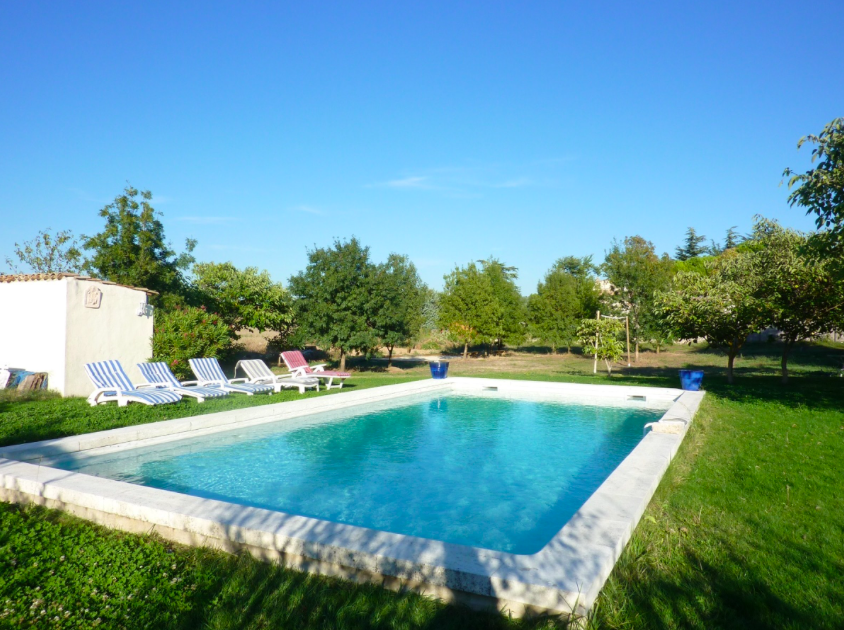 Profitez d'un anniversaire au bord d'une piscine privée à Aix-en-Provence 