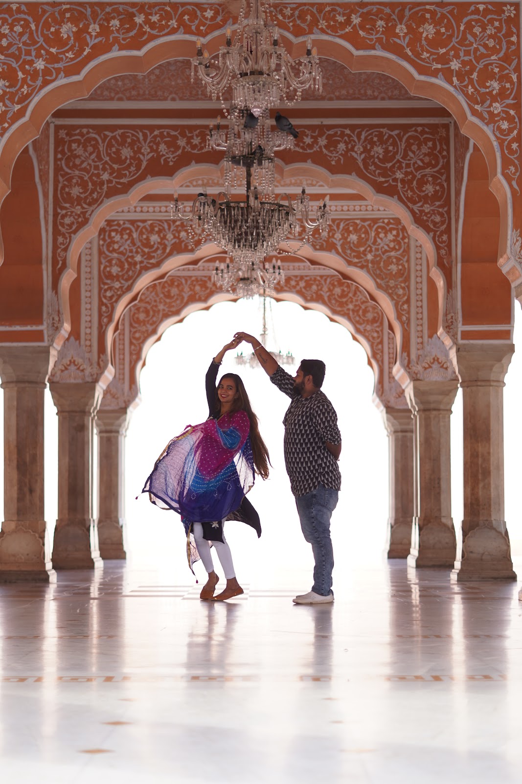 Jaipur Palace couple dancing for a shoot with Holidaygrapher Photographer in Jaipur Rajasthan