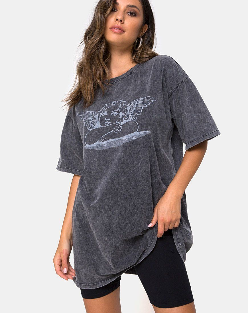Girl wearing navy blue printed baggy t-shirt
