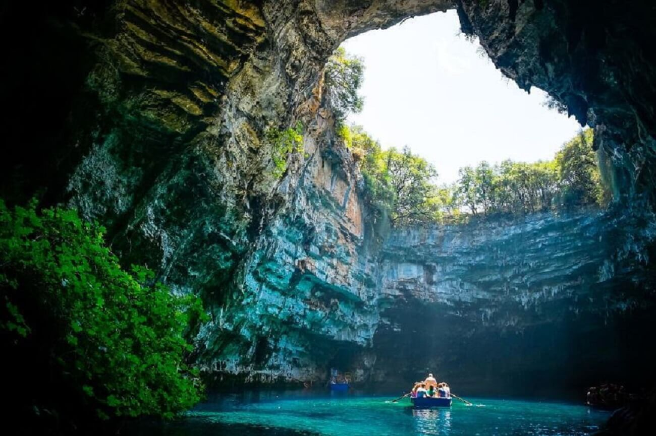 Vườn quốc gia Phong Nha - Kẻ Bàng với nhiều cảnh quan, hang động tuyệt đẹp (Nguồn: Internet)