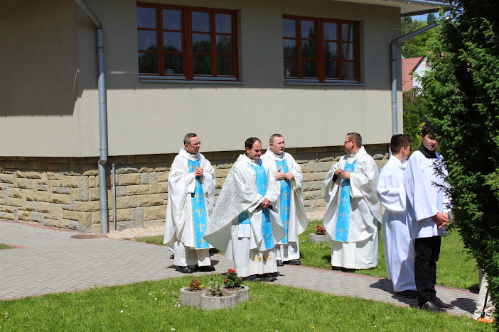 hRC0AtD8w3GFnG_tnAnVM5-m0fJUr49-0-w772TdMDw=w702-h468-no