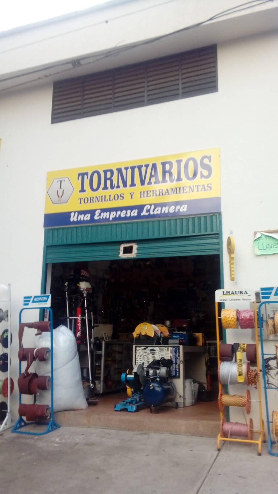 Tornivarios Tornillos y Herramientas