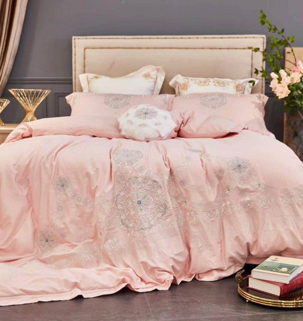 Bộ ga giường màu hồng họa tiết hoa thêu