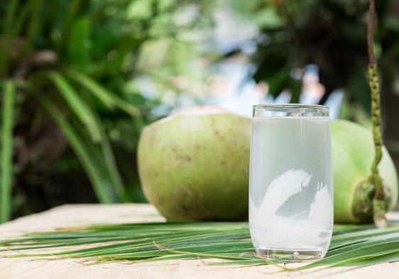 5 Benefits of Natural Coconut Water - Goodnet