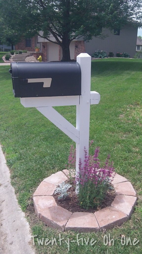 landscaped-mailbox