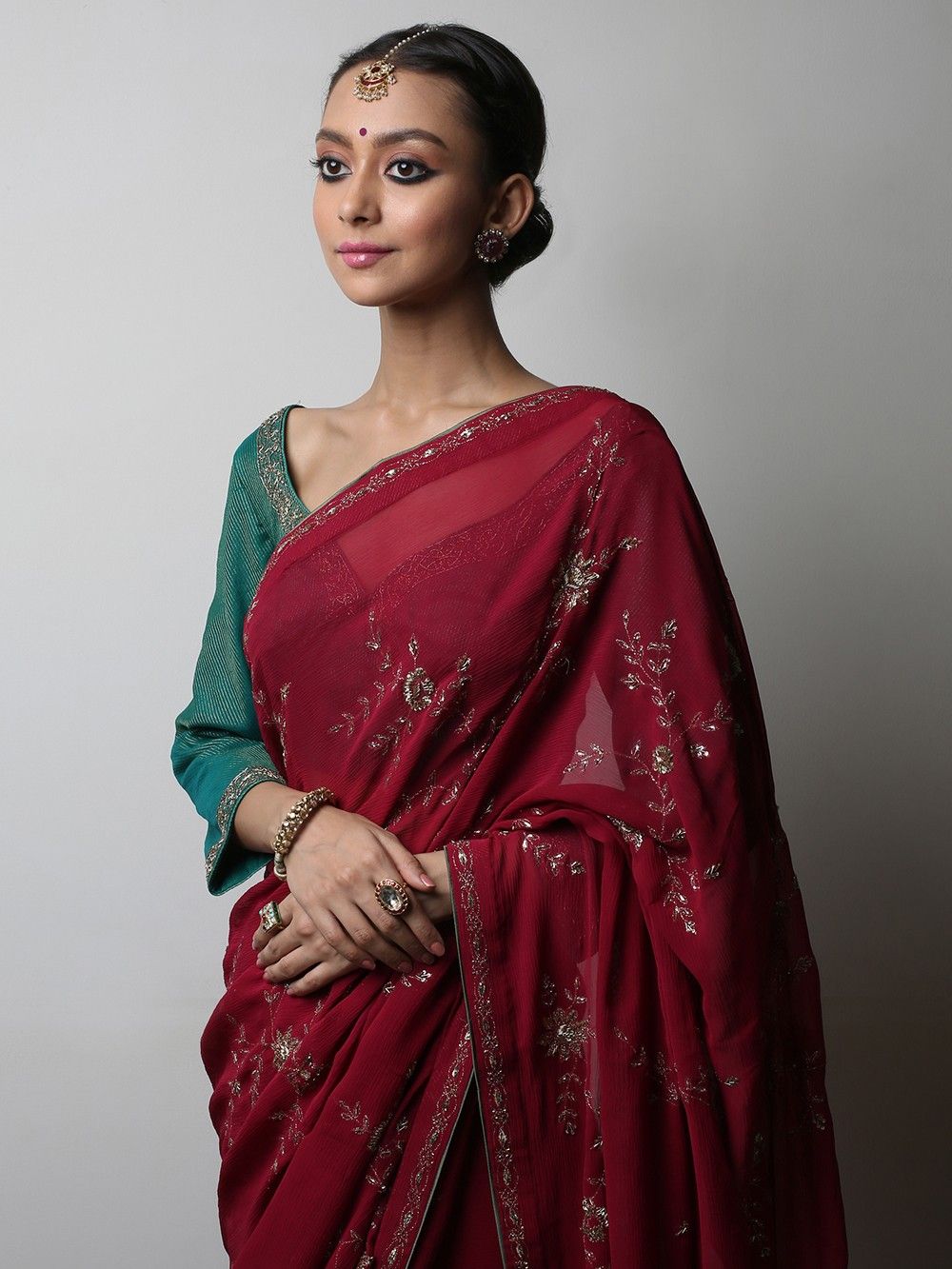 How to choose the Perfect Saree for your Body Type