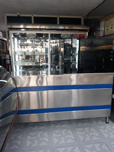 Pasteleria Hermanos Flores - Panadería