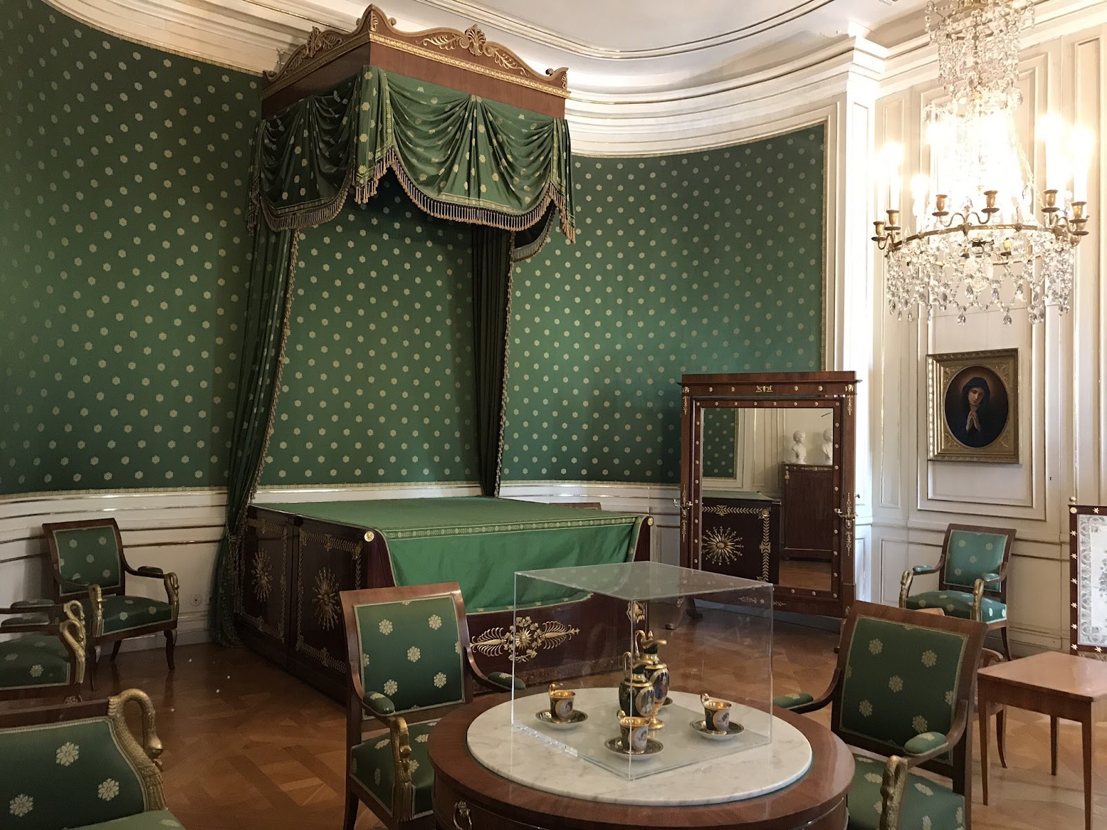 guide to visiting nymphenburg palace