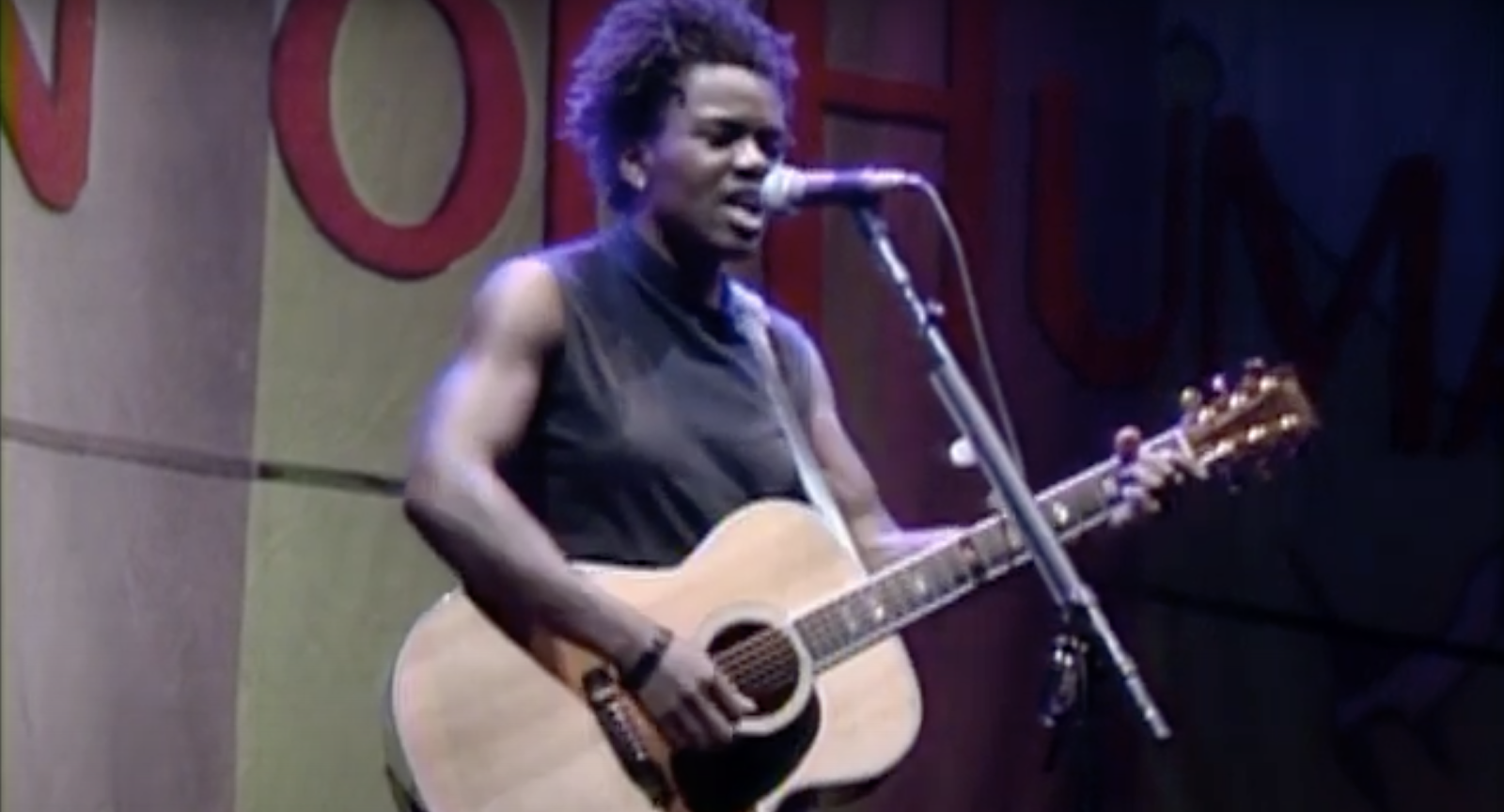 Tracy Chapman performing