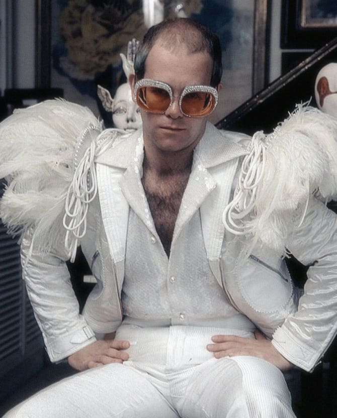 Zu Ehren ikonischer Momente: Elton John lanciert exklusive Brillenkollektion 5