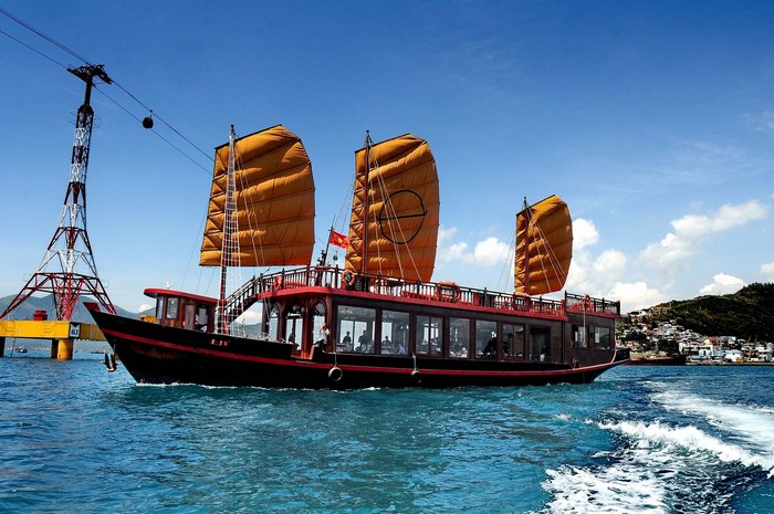 Tour du thuyền Nha Trang - Du thuyền Emperor Cruise