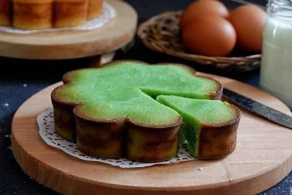 1. Nama Kue : Bolu Kemojo