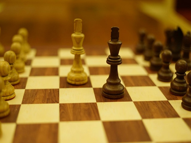Cờ vua tiếng anh là gì? Được gọi là Chess trong tiếng anh. 