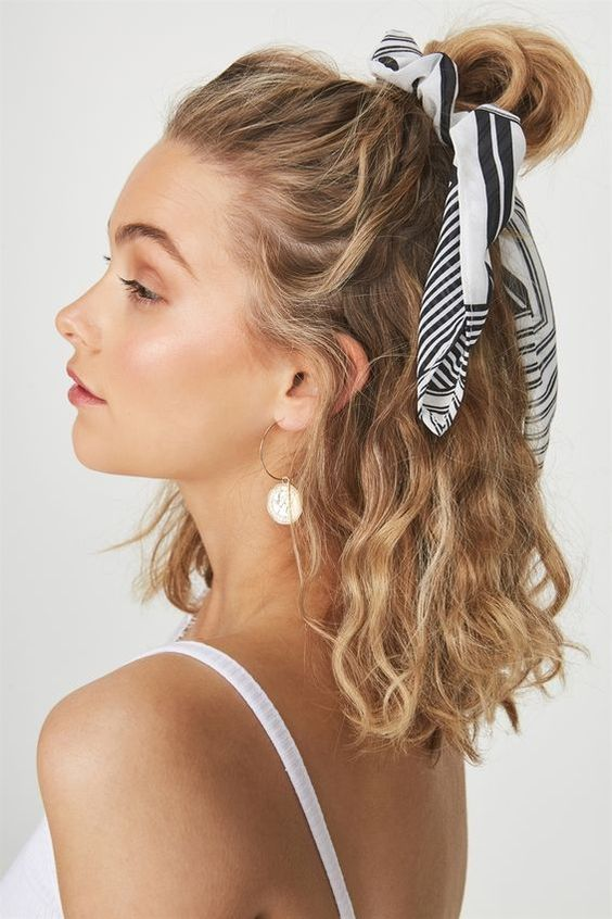 Learn how to do an up-do for medium length hair! These six hairstyles are perfect for hot summer days. #updo #mediumhair #hairstyle #easy #FormalNormal