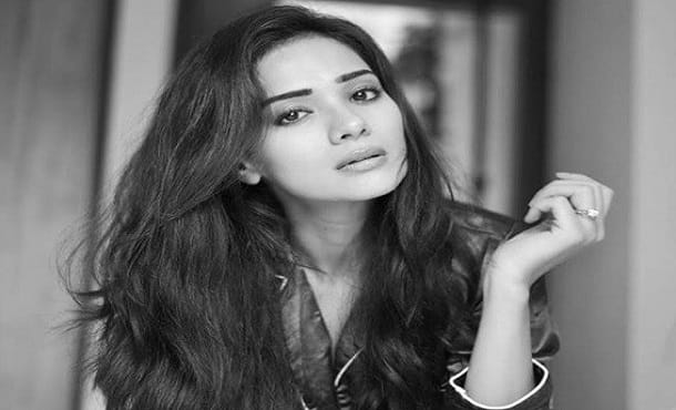 Ullu Web Series Actress Name 