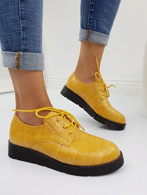 Farmer nadrág cipőkkel- hogyan találtasd,hogy mindig divatos legyél