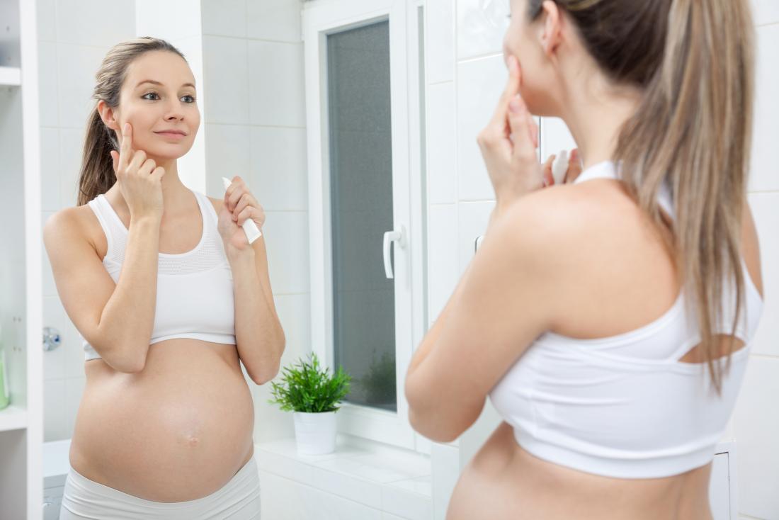 Bí quyết để có được da mặt đẹp hơn khi mang thai - Lựa chọn những loại mỹ phẩm thân thiện với mẹ bầu