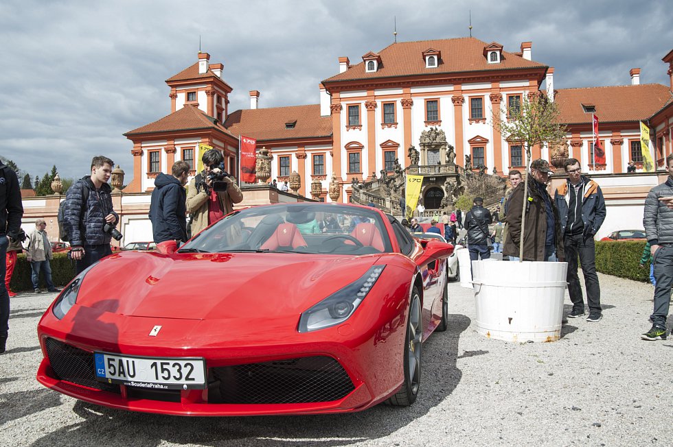 praha-sraz-ferrari-70-let-vyroci-trojsky-zamecek-11_galerie-980.jpg