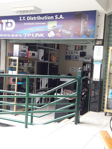 Int-305, Piso 3, Galerias Nova Center Calle, Octavio Muñoz Najar 221, Arequipa 04001, Perú