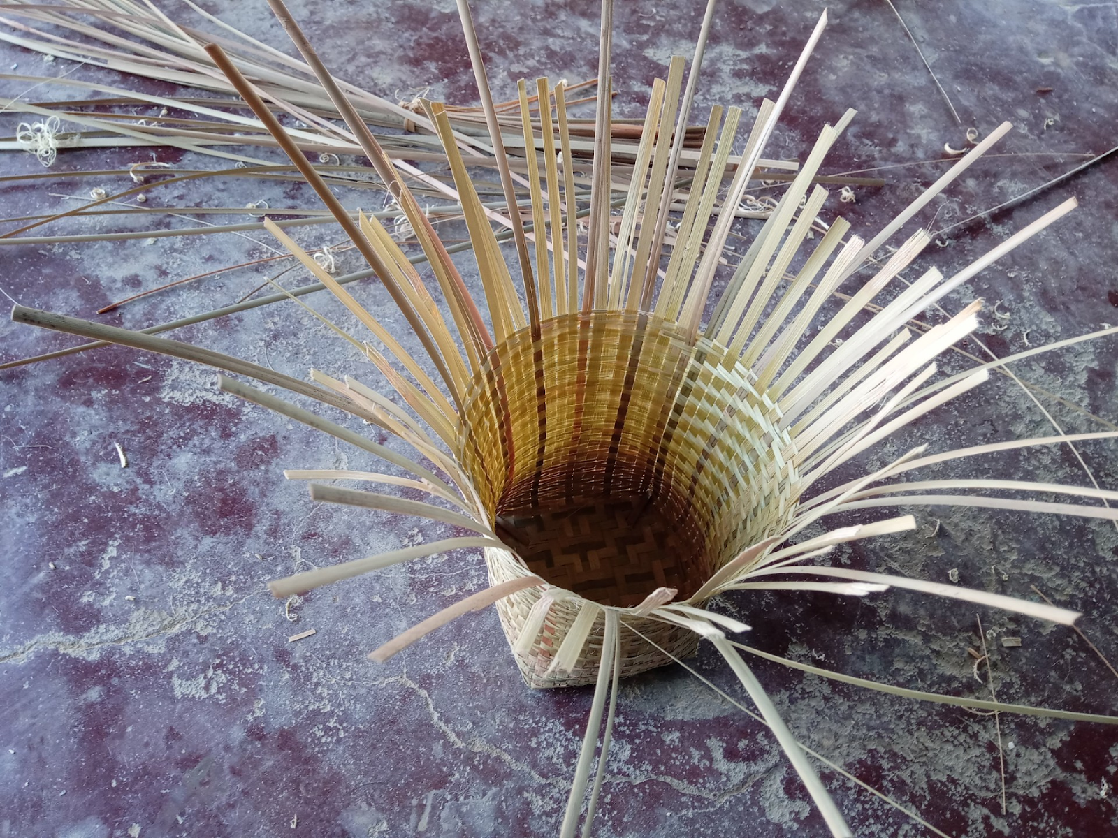 Making bamboo and rattan baskets 