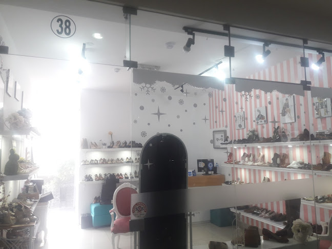 Opiniones de Pialé Desing en San Isidro - Zapatería