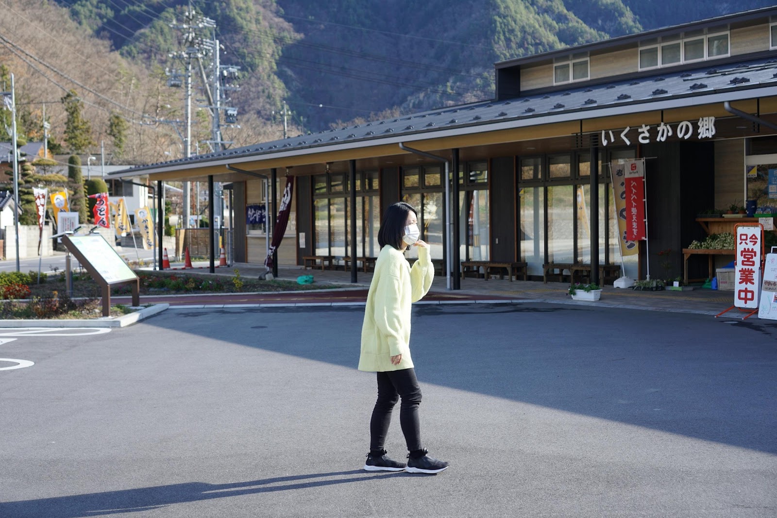 道路, 屋外, 建物, ストリート が含まれている画像

自動的に生成された説明