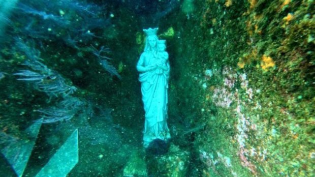Tượng Đức Mẹ núi Camêlô chìm dưới nước được tìm thấy ở sông Tây Ban Nha