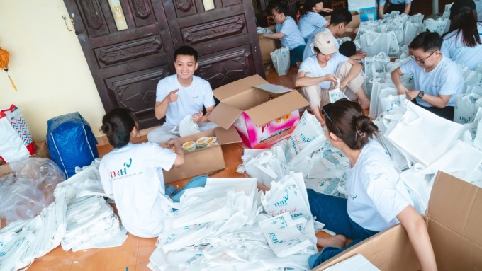 Phòng khám Dr Huy Clinic tổ chức Trung thu cho 800 trẻ em Lâm Đồng