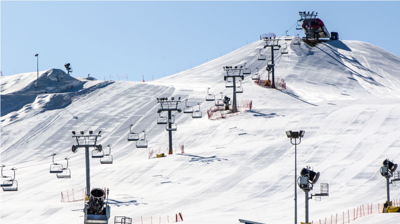 A snowy ski resort in Calgary, Alberta, on a beautiful clear day.