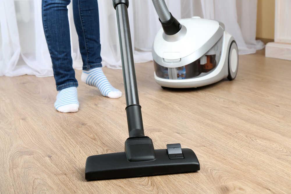 5 Best Vacuums for Laminate Floors (2021 Reviews) - Oh So Spotless